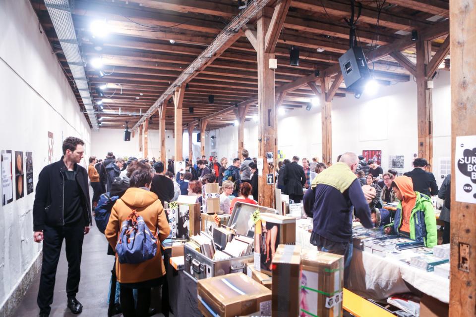 Big room with publishers